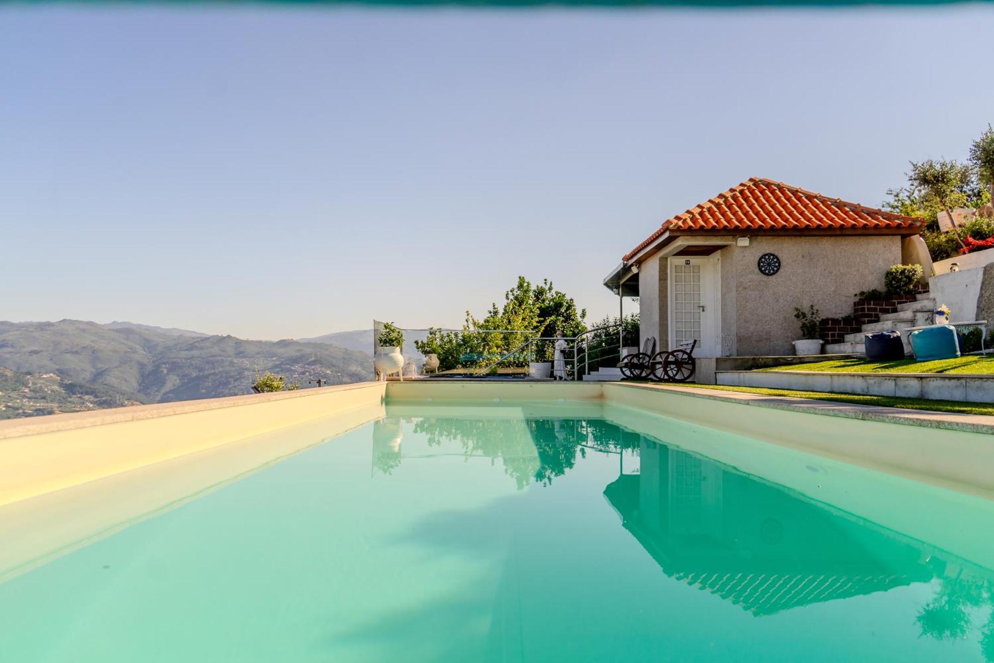 Paradise Farm With Pool And Jacuzzi In Douro Farm stay