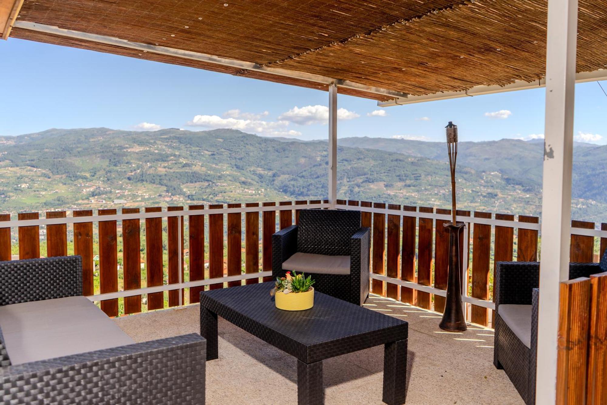Paradise Farm With Pool And Jacuzzi In Douro Farm stay *