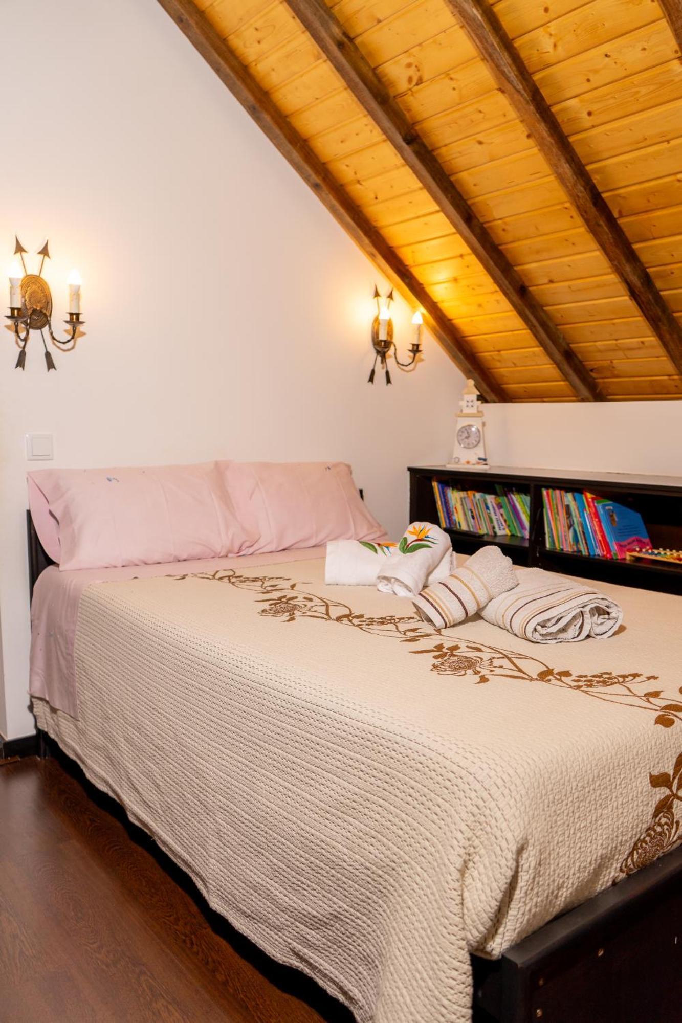 Paradise Farm With Pool And Jacuzzi In Douro Farm stay Santa Cruz do Douro