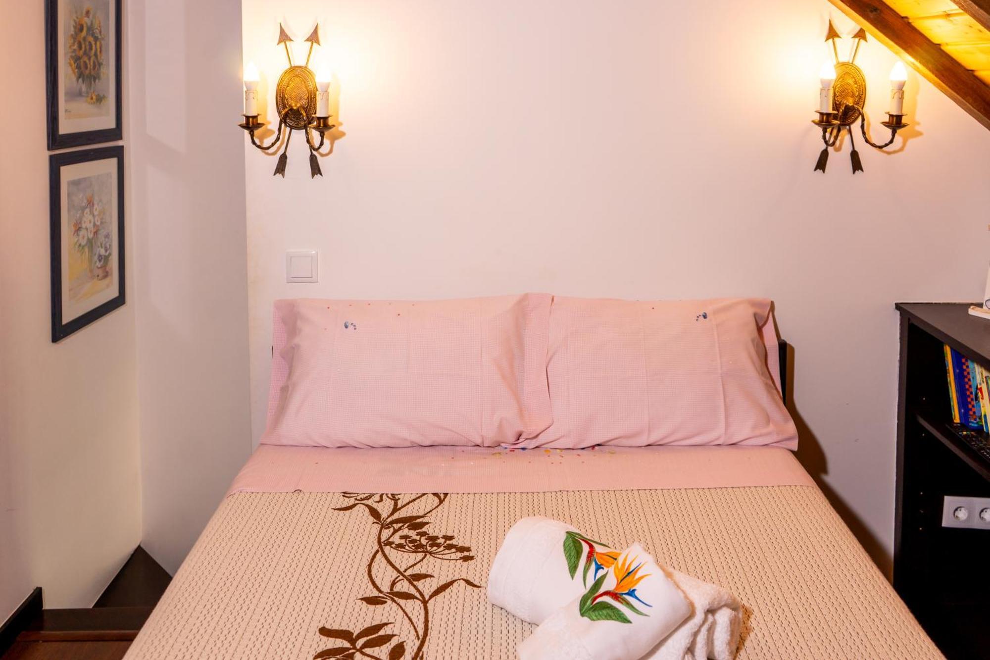 Farm stay Paradise Farm With Pool And Jacuzzi In Douro Santa Cruz do Douro